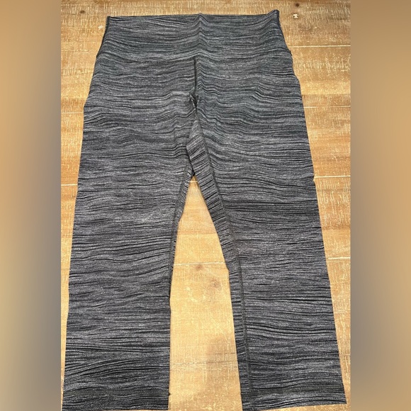 🩶Lululemon Wunder Under Crop Leggings Bit Point Ice Grey Black - Picture 3 of 7